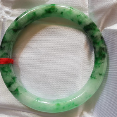 Vòng tay Nam Nữ đá Cẩm Thạch tự nhiên mới đẹp Lý ST Cồ A Sịn 65mm Vòng size to 65mm x cọng dầy 10mm Màu Xanh lý tươi bóng sơn thủy vân bông xanh tươi bóng đẹp Nam Nữ to con đeo 75kg - 85kg đeo đẹp sang tay ạ