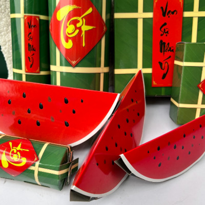 Mô hình bánh chưng, bánh tét, dưa hấu trang trí - Cây giả, hoa lụa Decor trang trí nhà cửa