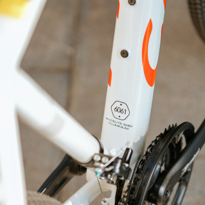 Xe đạp thể thao CALLI 2100 Khung nhôm không mối hàn