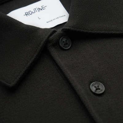 Áo polo tay ngắn nhãn trang trí . Form Loose (Rộng) - RT 10F24POL031 | ROUTINE CÀ MAU